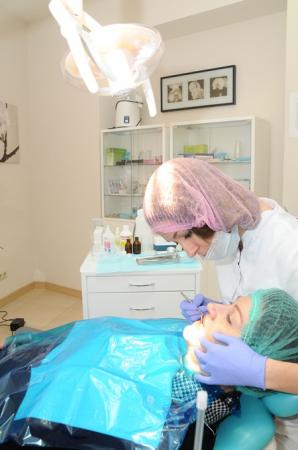 Фотография AMI Clinic Зубы за один день 1