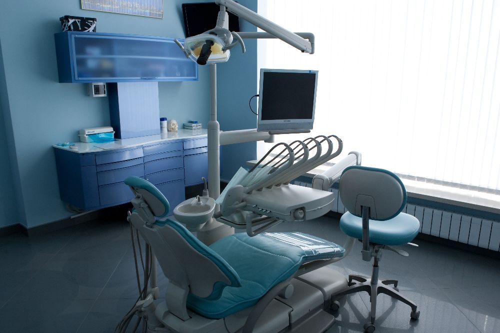 Стоматология 16а. Стоматологическая клиника «Dental Center». Стоматологическая клиника «Dental Center» Алматы. Шмитовский 16 стоматология. Американ Дентал.