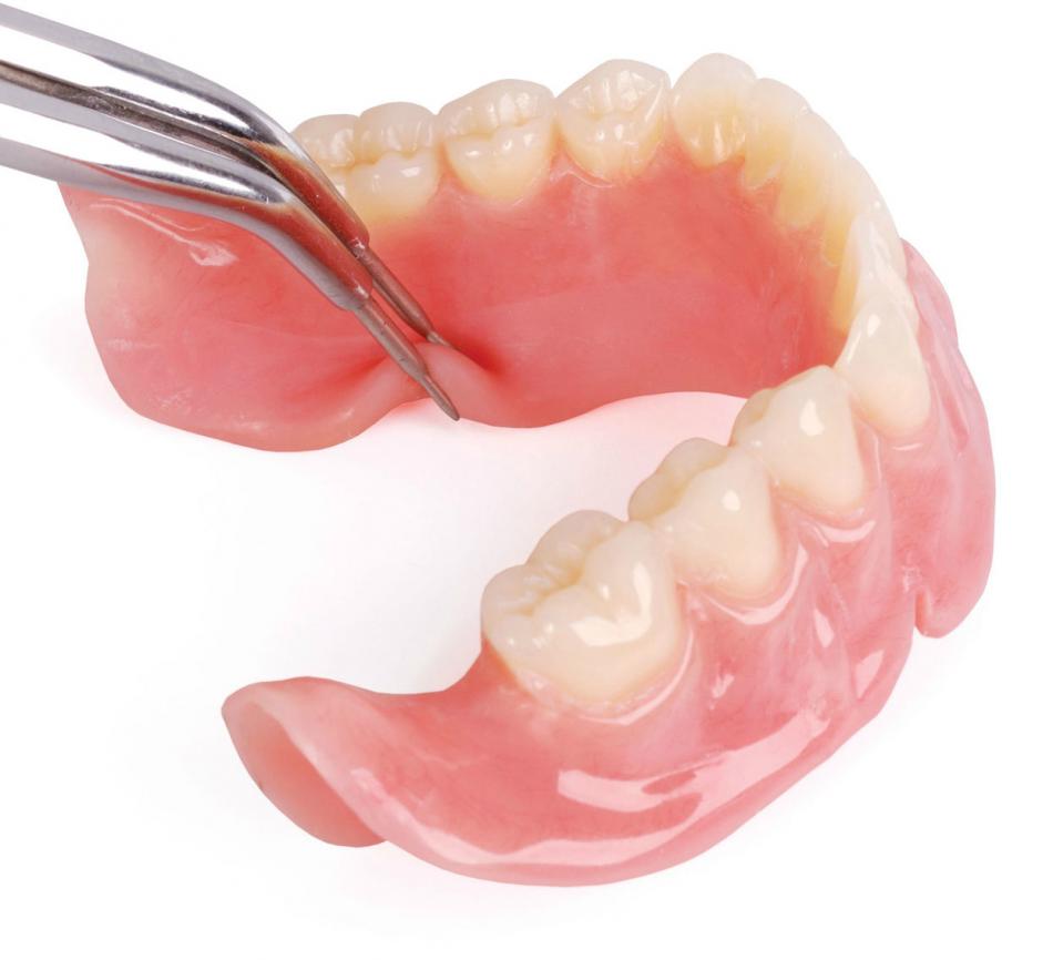 Особенности съемных гибких зубных протезов.